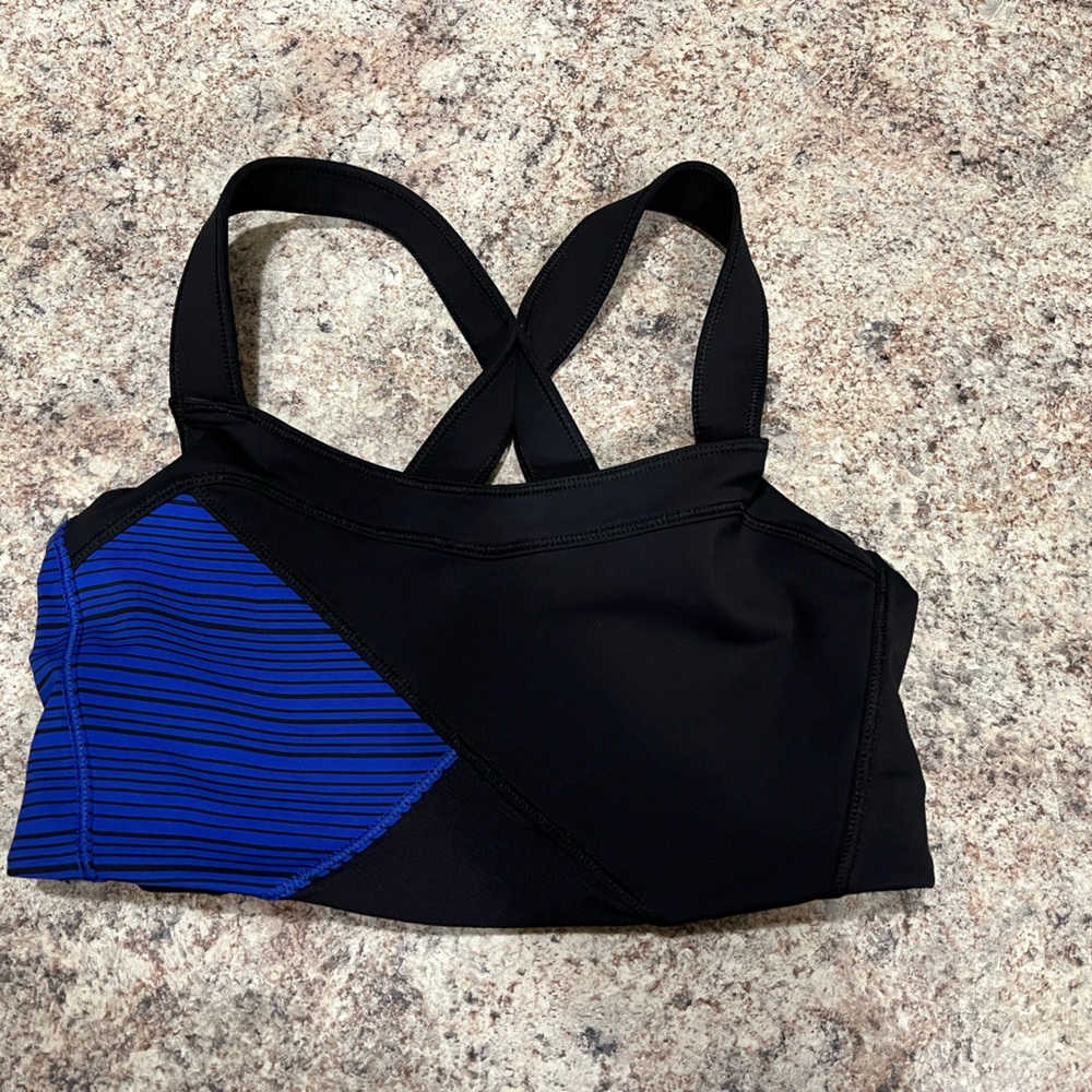 Lululemon sports bra size 2